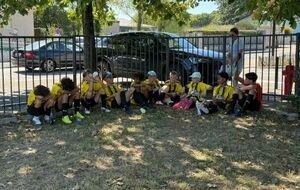U12-U13 - Tournoi de SAUTRON - 05 septembre 2026 - Repos de l'équipe bien mérité et à l'ombre