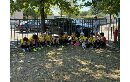 U12-U13 - Tournoi de SAUTRON - 05 septembre 2026 - Repos de l'équipe bien mérité et à l'ombre